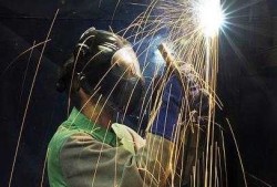 威海电焊工多少钱一个月