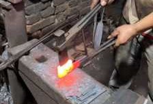 夹钢锻打工艺-钢铁厂夹铁怎么样才能焊接