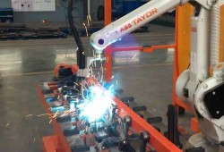  跑业务卖焊接机器人怎么样「焊接机器人好操作吗」