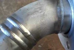怎么样焊接不锈钢管道不变形视频